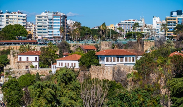 Antalya-Belediye-Baskani-Bocek8217e-Yolsuzluk-Sorusturmasinda-Ev-Hapsi-featured