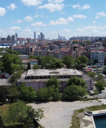 Kadikoy8217de-Kolonlardan-Ses-Geldi-7-Katli-Bina-Bosaltildi-featured