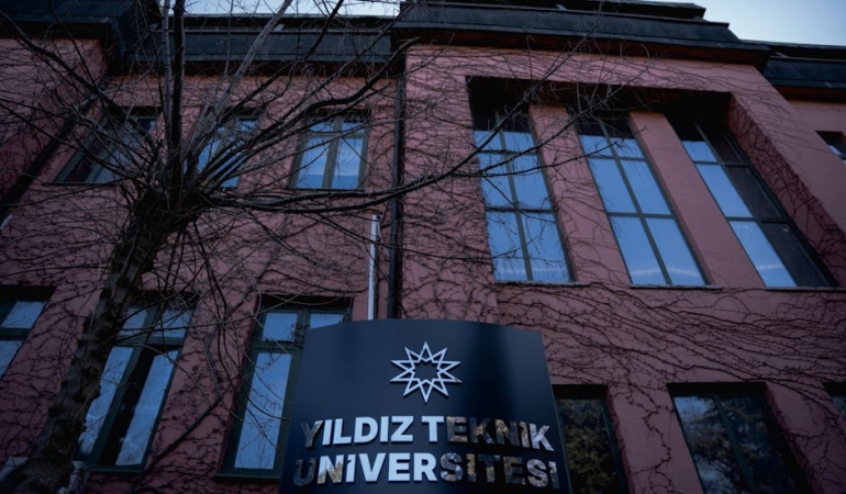 YOK8217ten-Istanbul-Bilgi-Universitesi-Karari-Faaliyet-Izni-Kaldirildi-featured